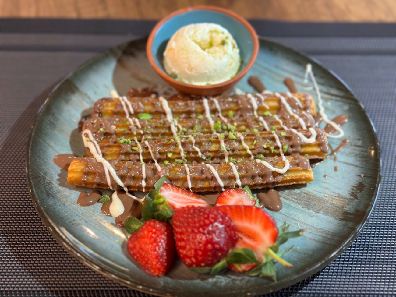 TAZE ÇITIR MEYVELİ CHURROS 220₺